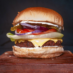 Dois X-Salada (Alface, Tomate, Batata Palha, Milho, Hamburguer, Presunto, Muçarela)